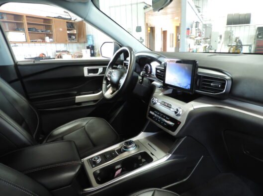 2023 Ford Explorer Black 021