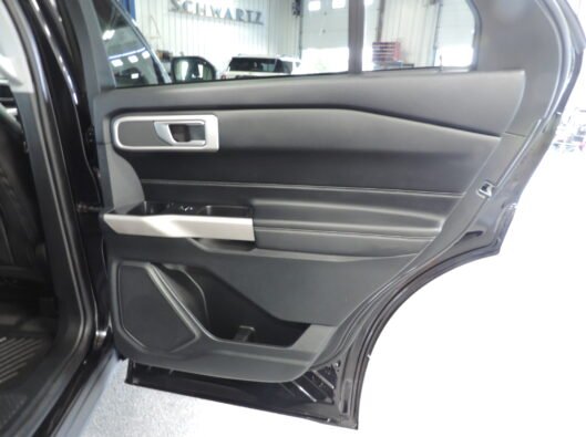 2023 Ford Explorer Black 022
