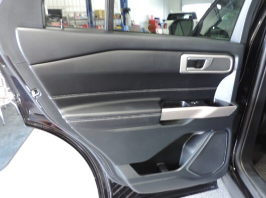 2023 Ford Explorer Black 030