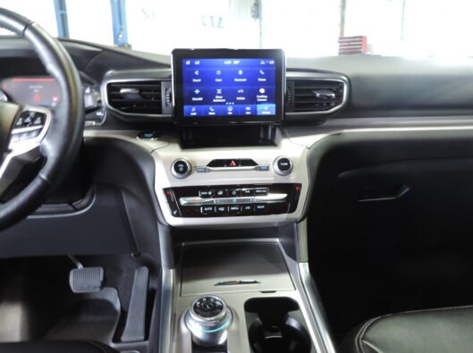 2023 Ford Explorer Black 035