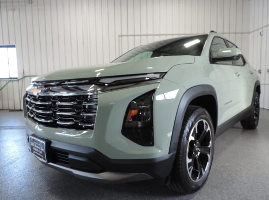 2025 Chevrolet Equinox Cacti Green 010