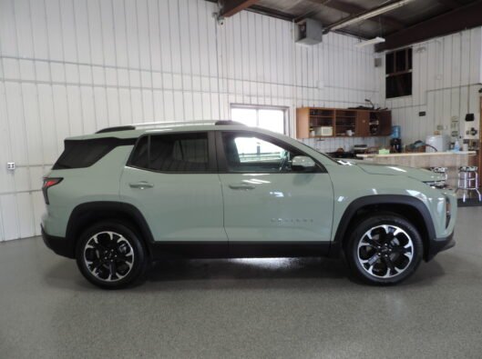 2025 Chevrolet Equinox Cacti Green 013