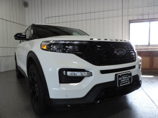 2023 Ford Explorer ST White 007