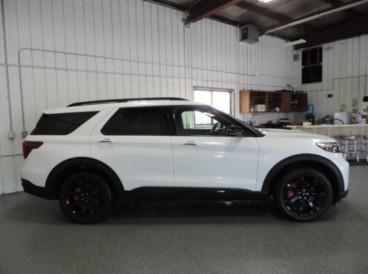 2023 Ford Explorer ST White 012
