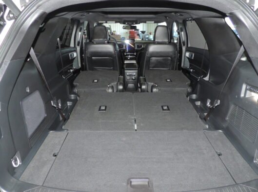 2023 Ford Explorer ST White 037