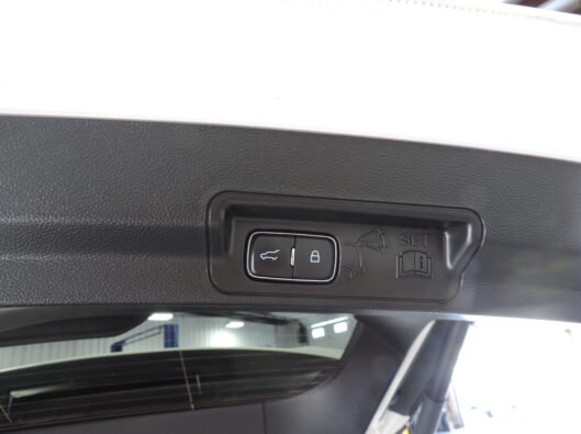 2023 Ford Explorer ST White 038