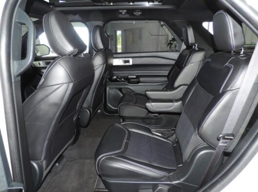 2023 Ford Explorer ST White 042