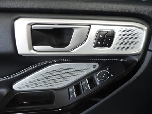 2023 Ford Explorer ST White 044