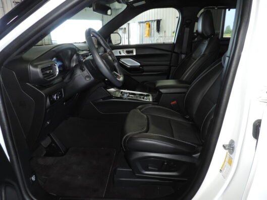 2023 Ford Explorer ST White 045