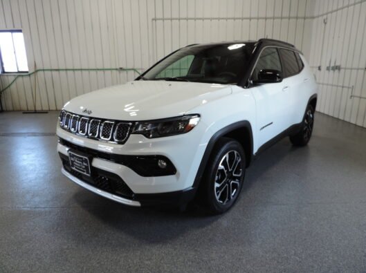 2023 Jeep Compass White 001