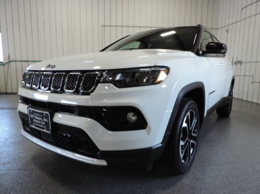 2023 Jeep Compass White 010