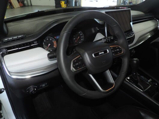 2023 Jeep Compass White 039
