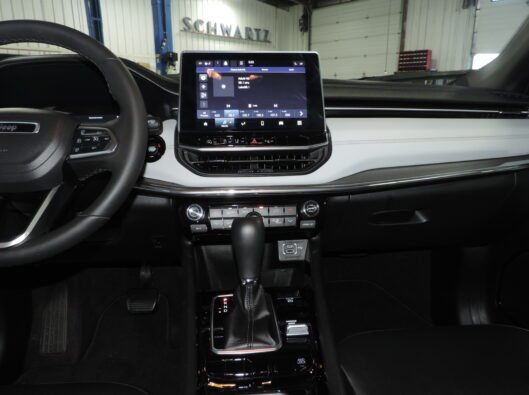 2023 Jeep Compass White 040