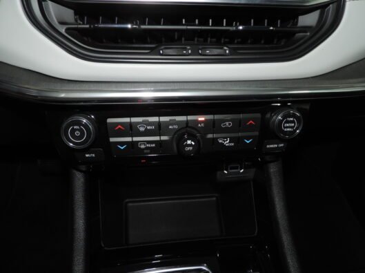 2023 Jeep Compass White 045