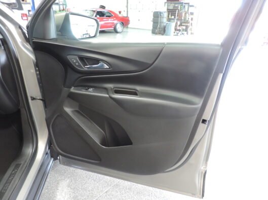2018 Chev Equinox tan 021