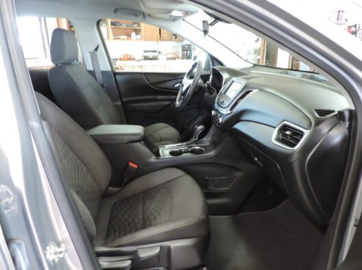 2018 Chev Equinox tan 022