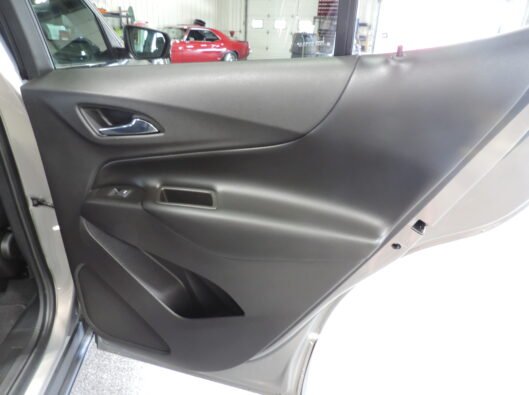 2018 Chev Equinox tan 024