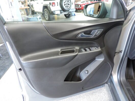 2018 Chev Equinox tan 032