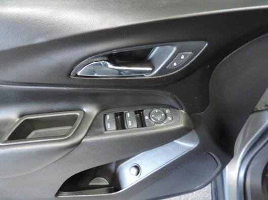 2018 Chev Equinox tan 033