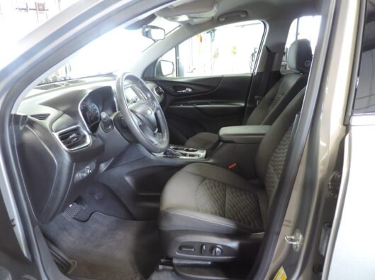 2018 Chev Equinox tan 034