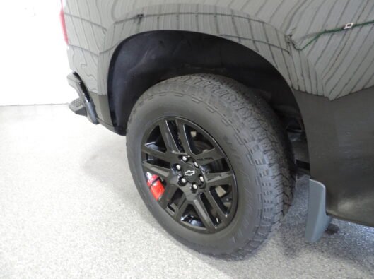 2022 Chev Silverado Black 016