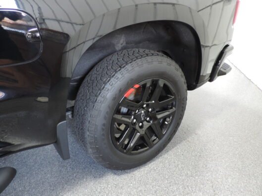 2022 Chev Silverado Black 019