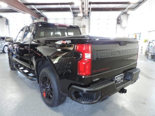 2022 Chev Silverado Black 022