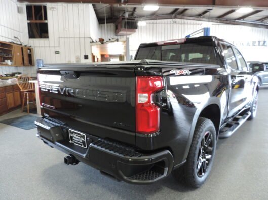 2022 Chev Silverado Black 023