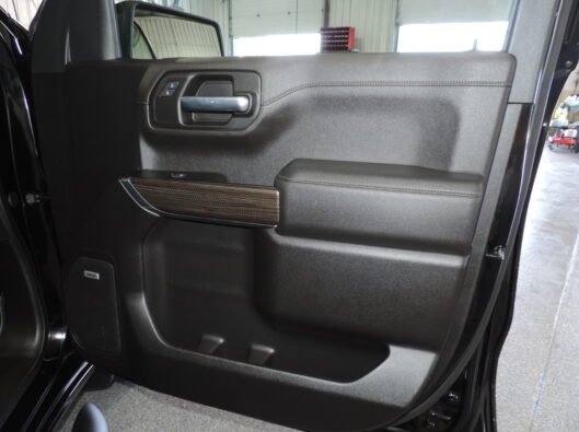 2022 Chev Silverado Black 027
