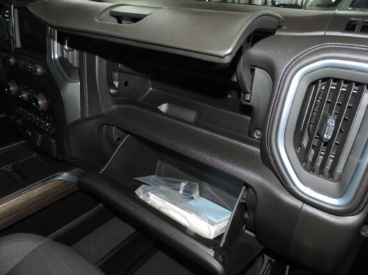 2022 Chev Silverado Black 033