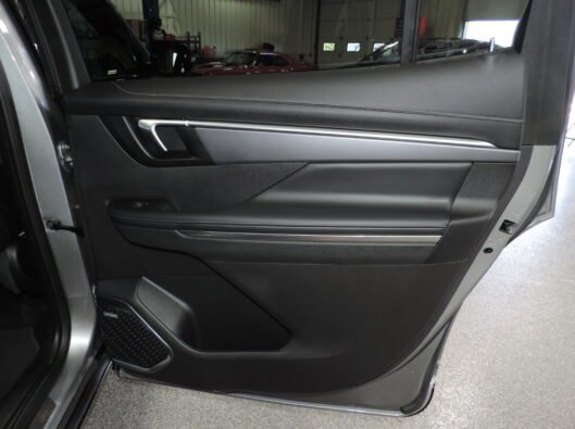 2026 Buick Enclave Gray 025