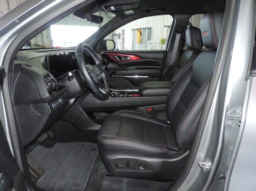 2026 Chev Traverse Z71 036