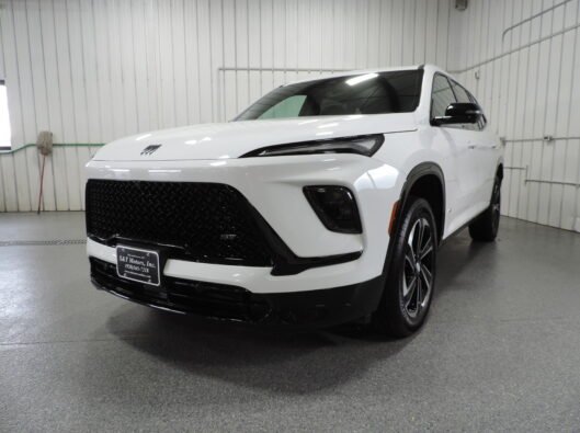 2026 White Buick Enclave 007