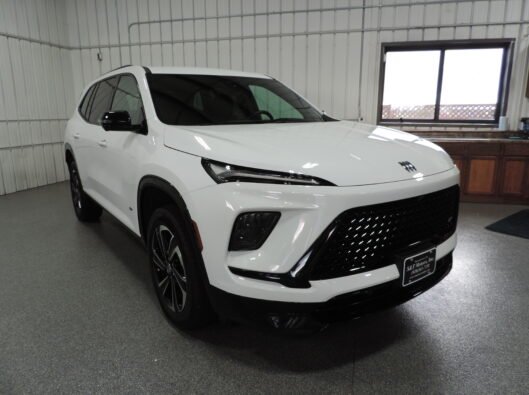 2026 White Buick Enclave 009