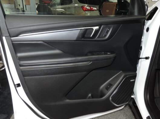 2026 White Buick Enclave 037