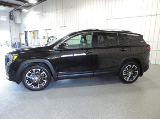 2022 GMC Terrain SLT Black 004