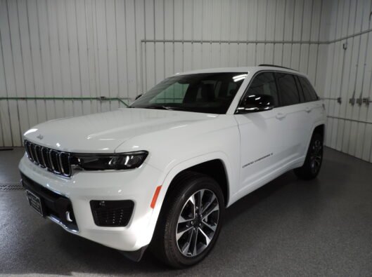 2024 Jeep grd Cherokee Overland 001