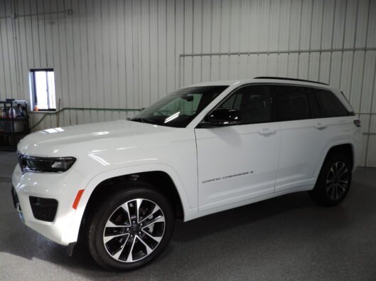 2024 Jeep grd Cherokee Overland 002