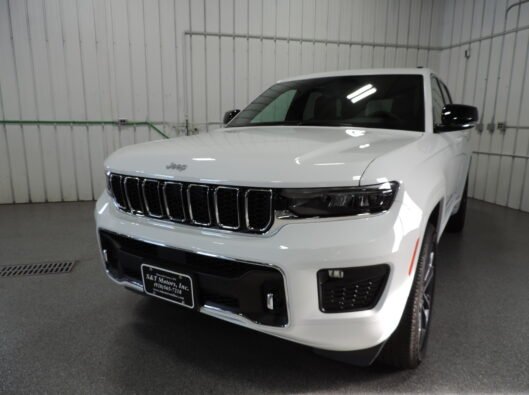 2024 Jeep grd Cherokee Overland 005