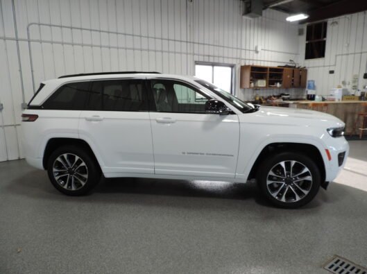 2024 Jeep grd Cherokee Overland 009