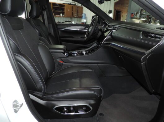 2024 Jeep grd Cherokee Overland 023