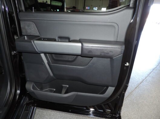 2025 Ford F150 Black 025