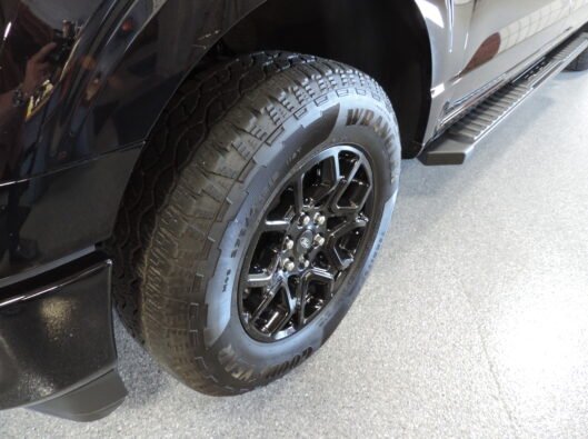 2025 Ford F150 Black 041